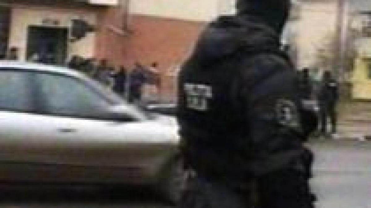 operatiune in forta la urziceni politia a efectuat descinderi la casele mai multor interlopi