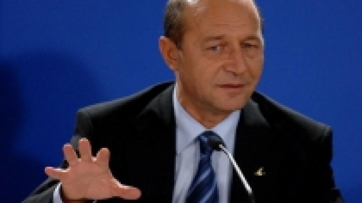 basescu nu reactionez negativ daca guvernul ingheata salariile si pensiile pentru 6 luni