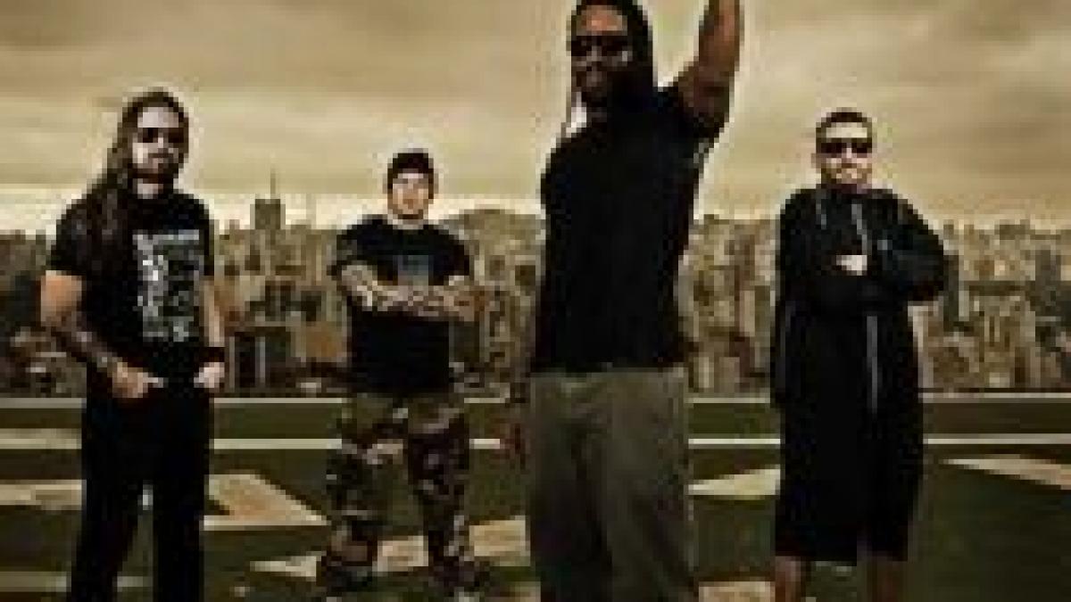 afterparty cu sepultura la un club din bucuresti dupa concertul din 7 februarie