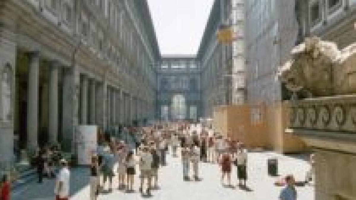 cinci romani arestati in italia intr un nou caz de viol