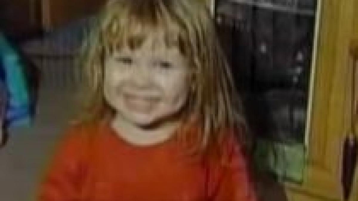 parintii copilului adolf hitler suparati ca autoritatile le au retinut copiii din cauza numelor lor