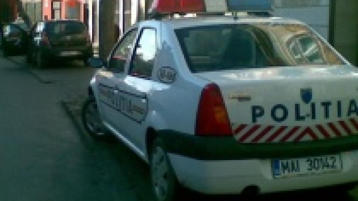 incredibil amenda pentru parcare de la un politist parcat la fel de neregulamentar video