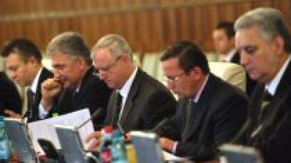 Proiectul de buget, în linie dreaptă. Coaliţia se întruneşte pentru ultimele consultări

