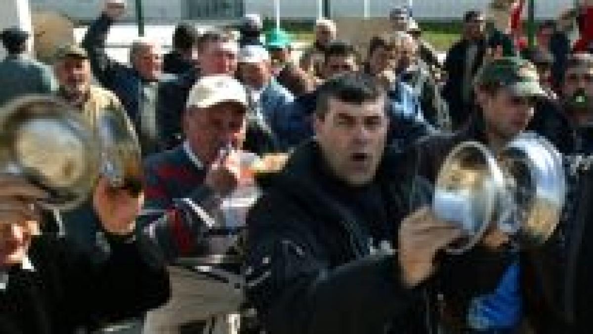 granita romano bulgara va fi blocata de protestele producatorilor de lapte