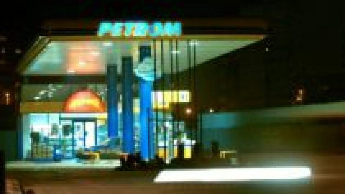 petrom si lukoil scumpesc din nou benzina cresteri de pana la 29 de bani pe litru