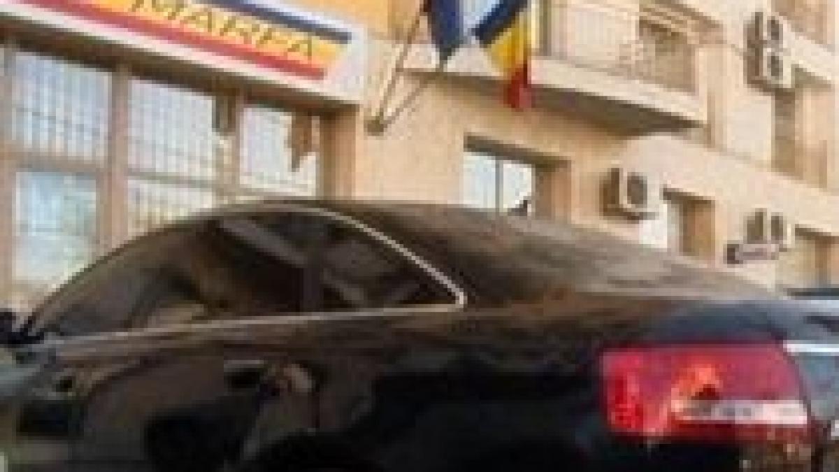seful interimar de la cfr marfa si a luat masina de 60 000 euro desi mai avea una