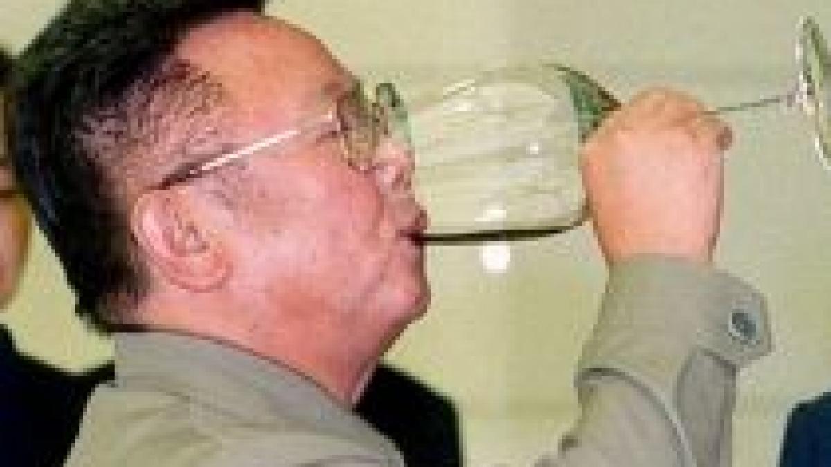 kim jong il face exces de alcool in incercarea de a demonstra ca este perfect sanatos
