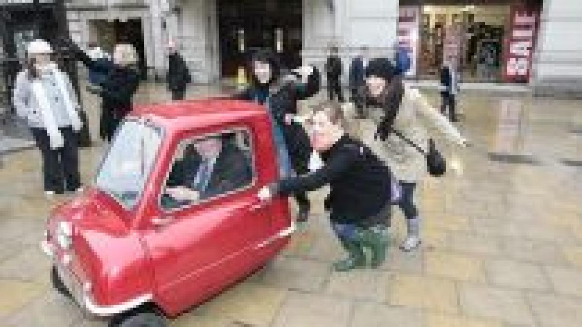 peel p50 cea mai mica masina din lume foto