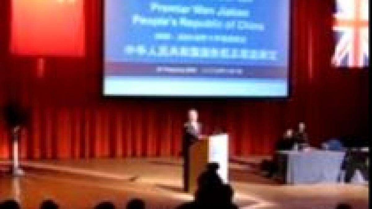 china solicita universitatii cambridge sa l ierte pe studentul care a aruncat cu pantofi