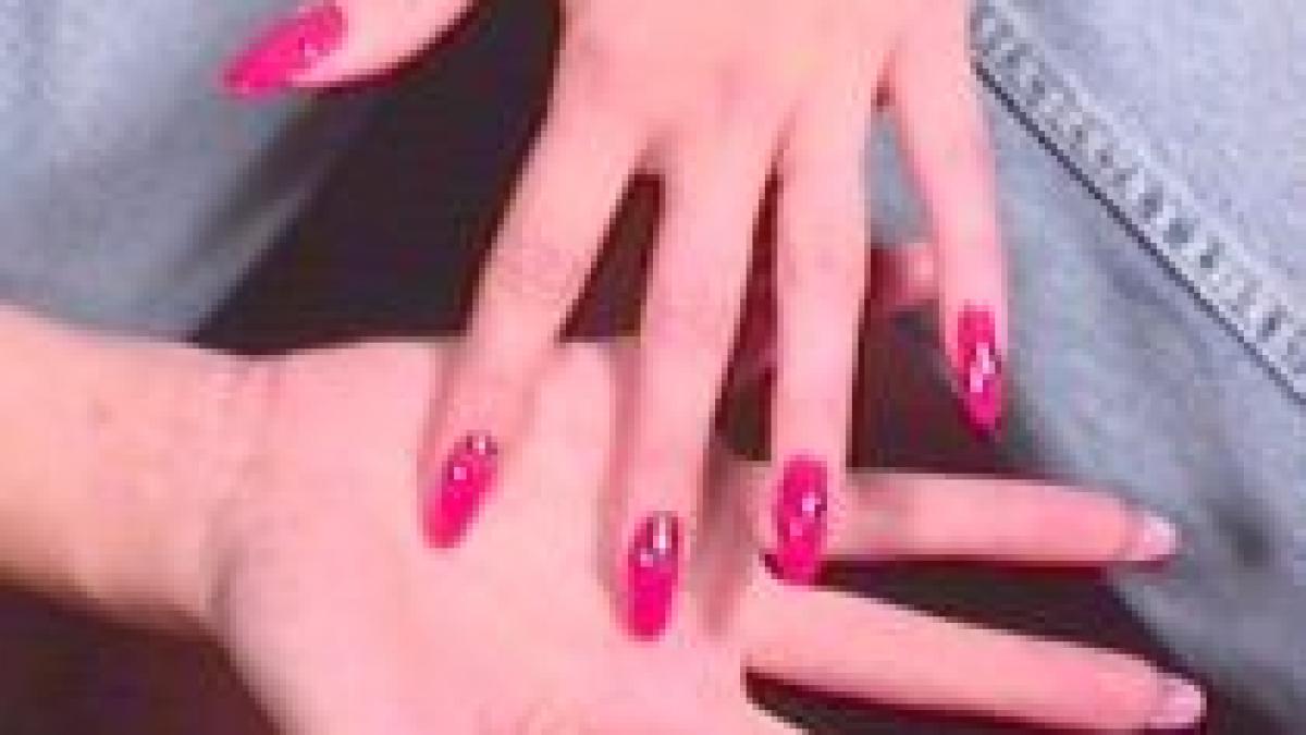 studiu femeile cu degete lungi sunt mai bune la pat