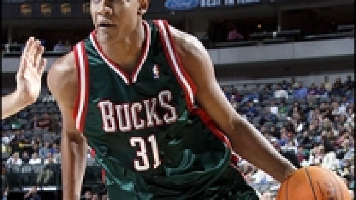 milwaukee bucks castiga usor cu houston rockets 124 112 video