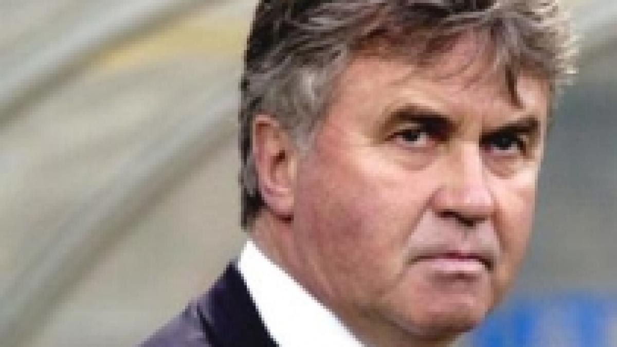 banii lui abramovici dicteaza hiddink va antrena in paralel chelsea si nationala rusiei