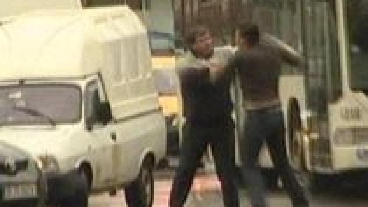 bataie rupta din rai intr o intersectie din capitala video