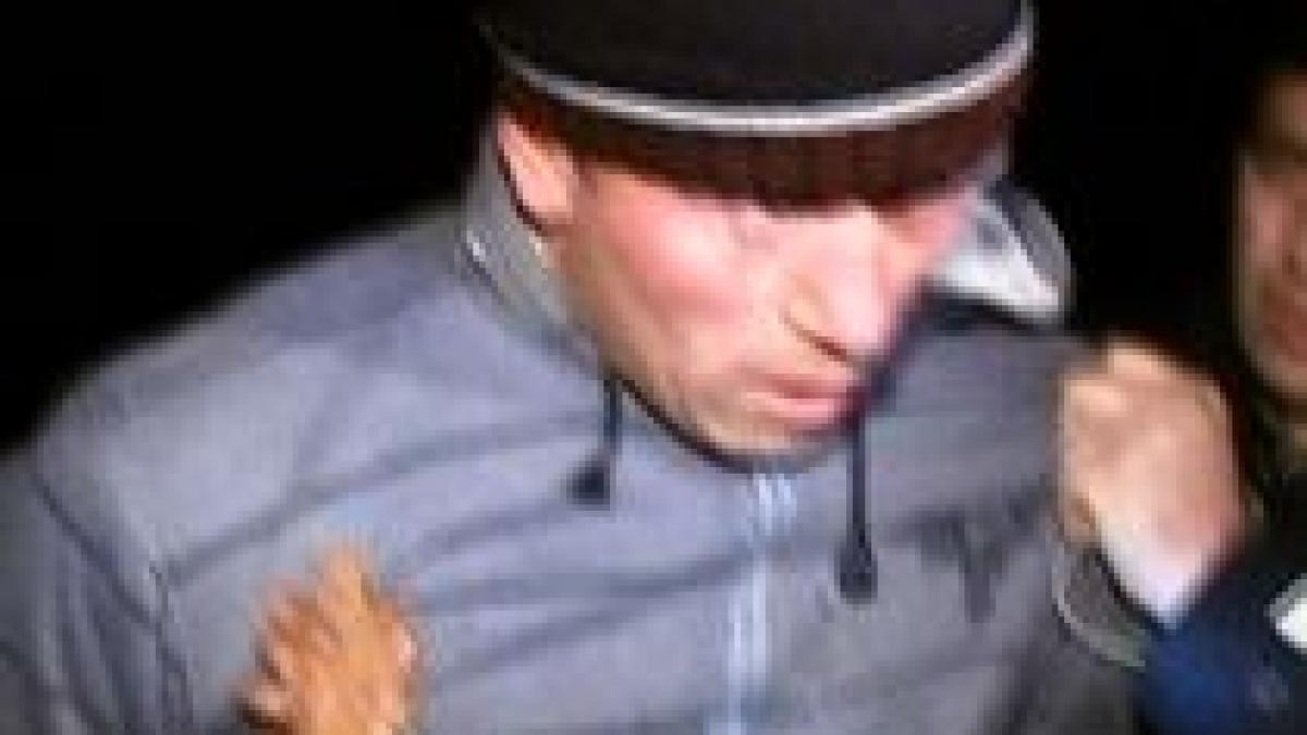 hoti de lemne prinsi de jandarmi in timp ce si umpleau carutele