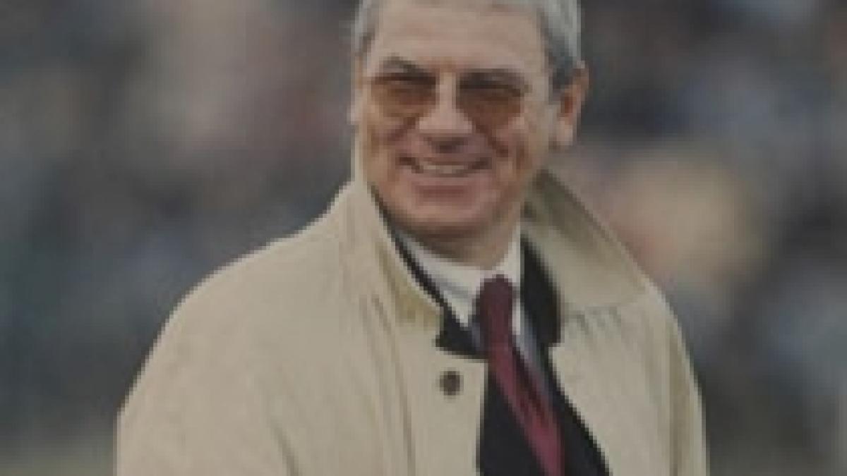 ienei il sfatuieste pe becali costea ar rezolva toate problemele stelei