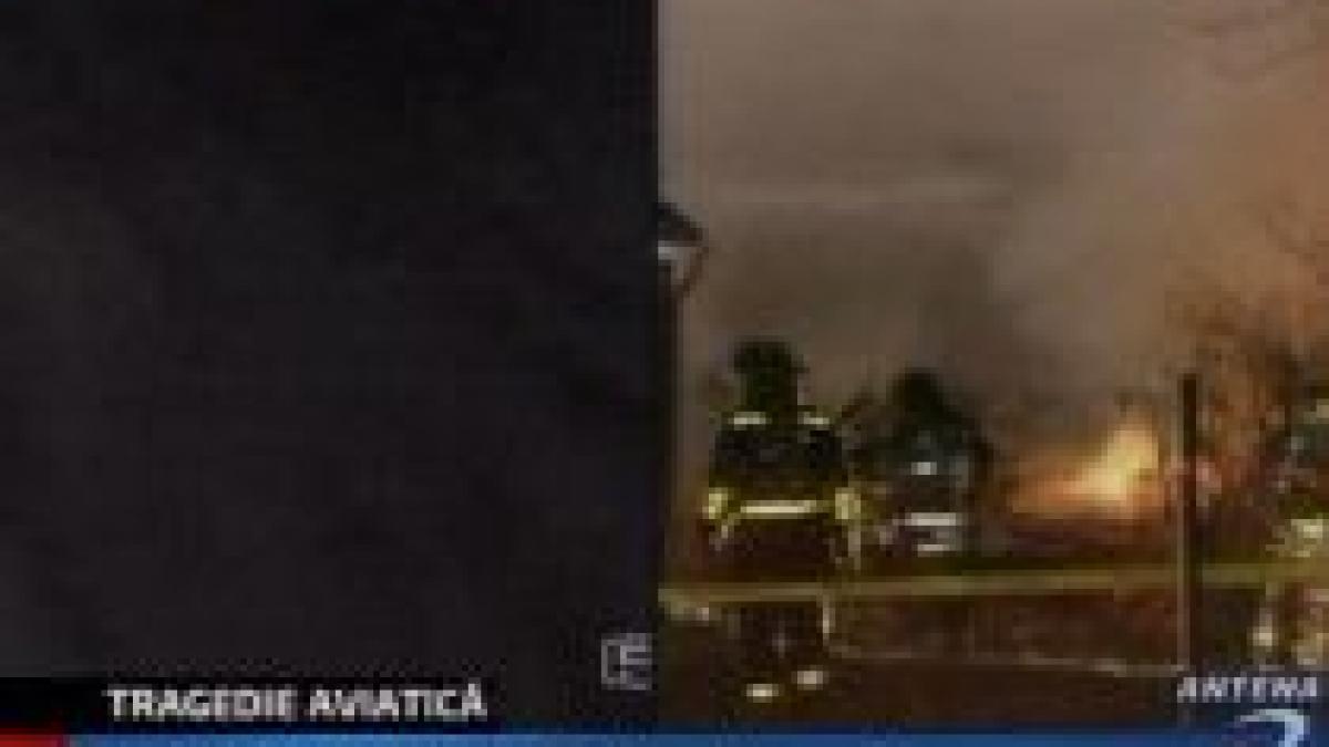 un avion s a prabusit peste o casa din statul new york 50 de persoane au murit video