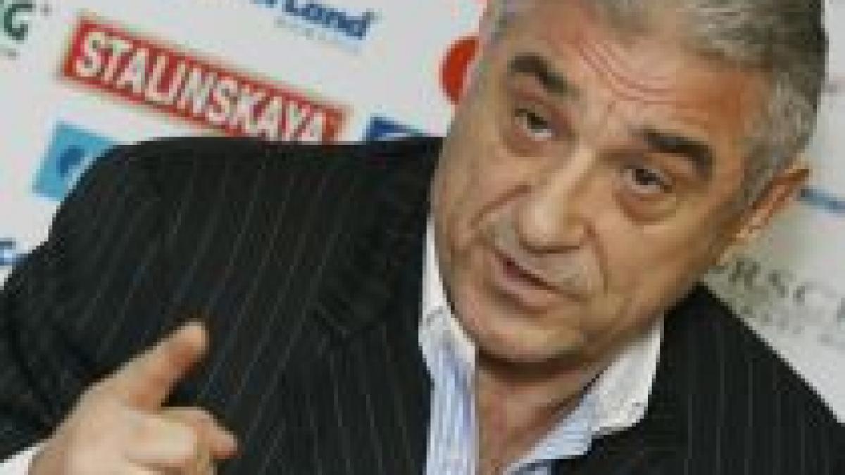 mahala giovanni becali a jignit si scuipat un moderator tv si va avea interdictii pe aparitii