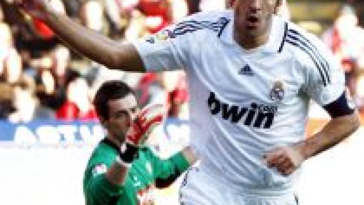 sporting gijon real madrid 0 4 dubla raul si atinge un record de 309 goluri