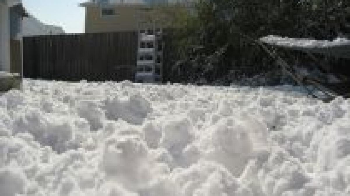 strat subtire de zapada pe strazile din capitala turistii au petrecut weekendul pe partie