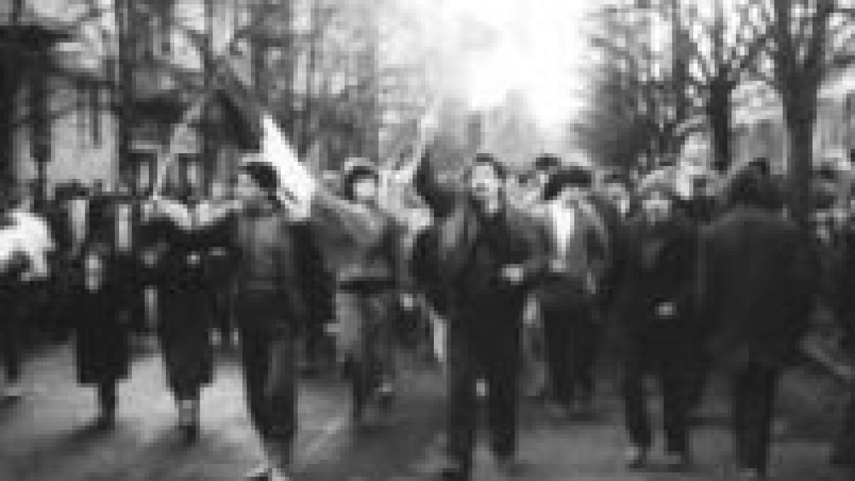 expozitia foto rerevolution prezinta orasul timisoara in timpul revolutiei din 1989