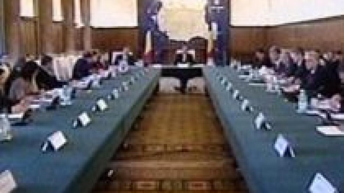 corpul de control al premierului aproape desfiintat 61 de angajati din 68 au fost concediati