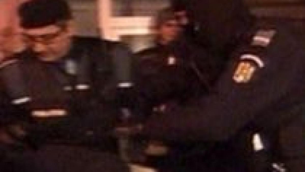 razie in timis 13 persoane retinute in urma mai multor perchezitii si filtre