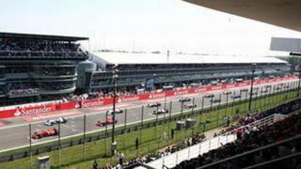 criza bat o vina planul pentru o cursa de noapte in malaysia abandonat