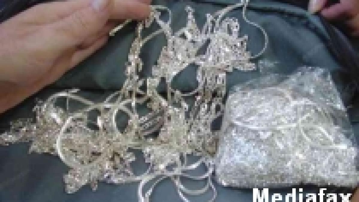 roman cu domiciliul in mexic prins cu 24 de kilograme de bijuterii pe aeroportul henri coanda