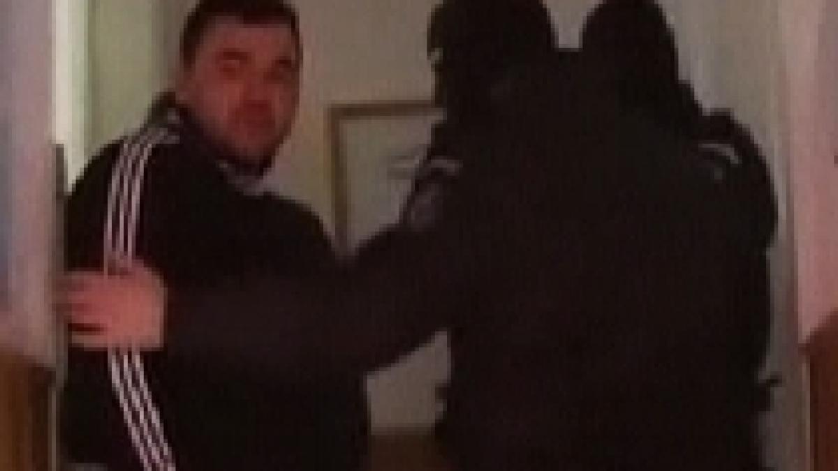 scandal cu sabii bate si focuri de arma intr o discoteca de langa fagaras video