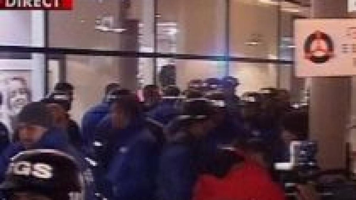 trei membri ai clanului preda care a declansat scandalul de la mall audiati de politie