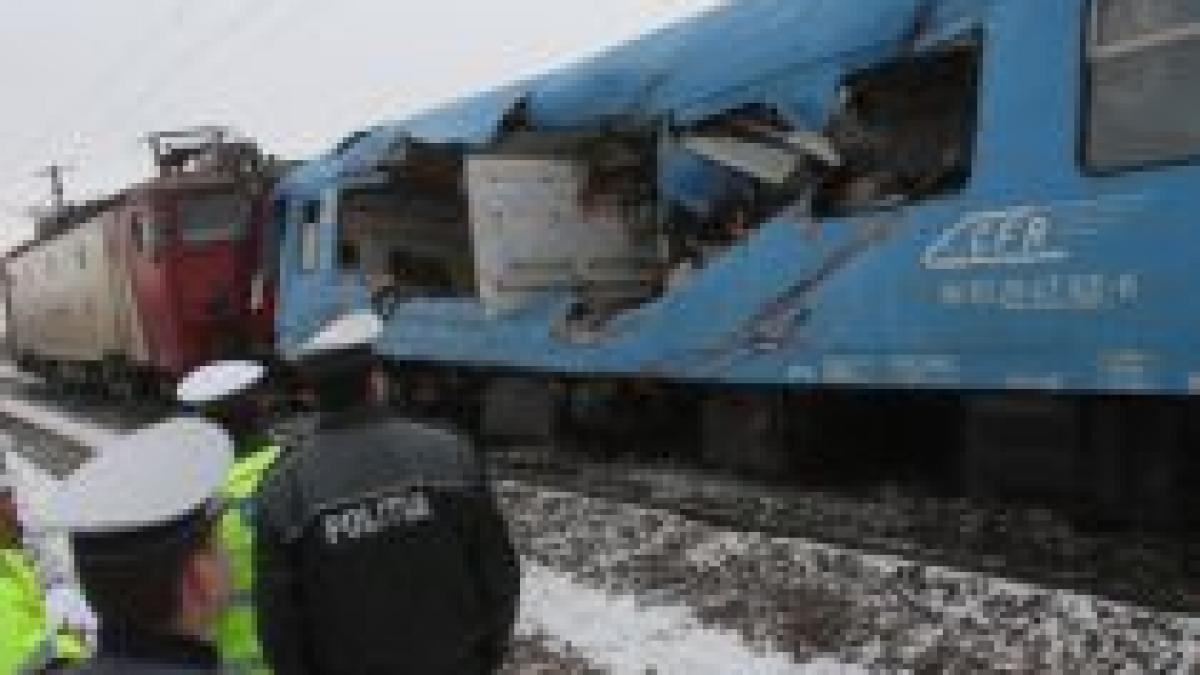 un tir a fost lovit in plin de acceleratul iasi timisoara