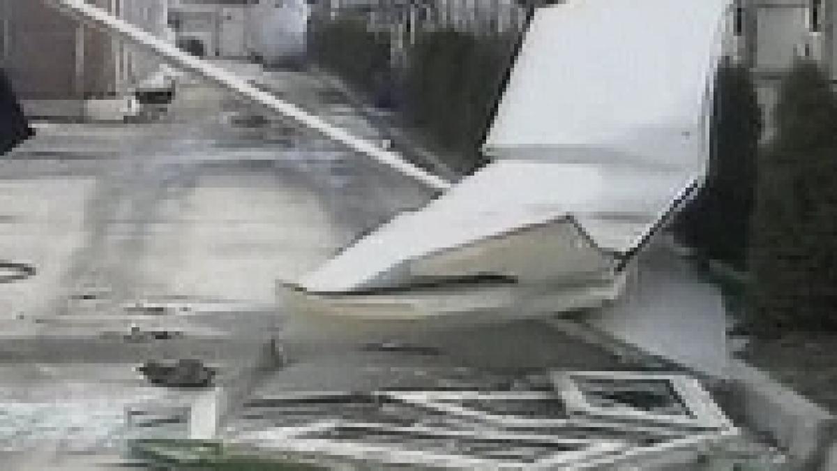 unul din muncitorii raniti in explozia de la maracineni a decedat