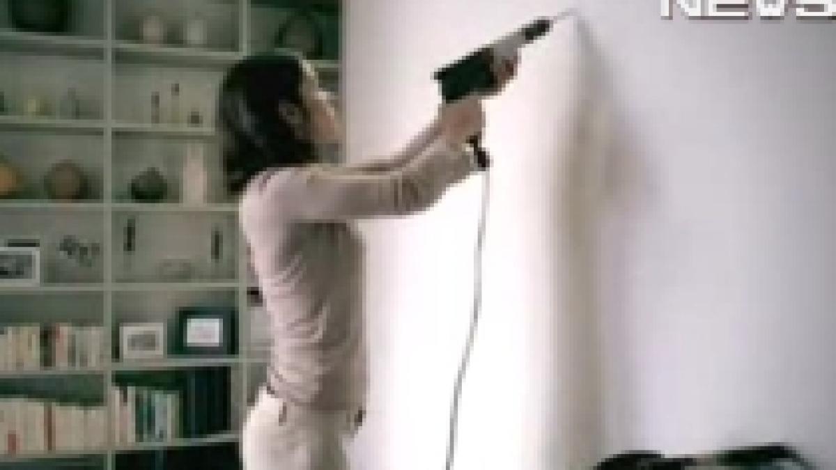 ce se intampla daca lasi o bormasina pe mana unei femei video