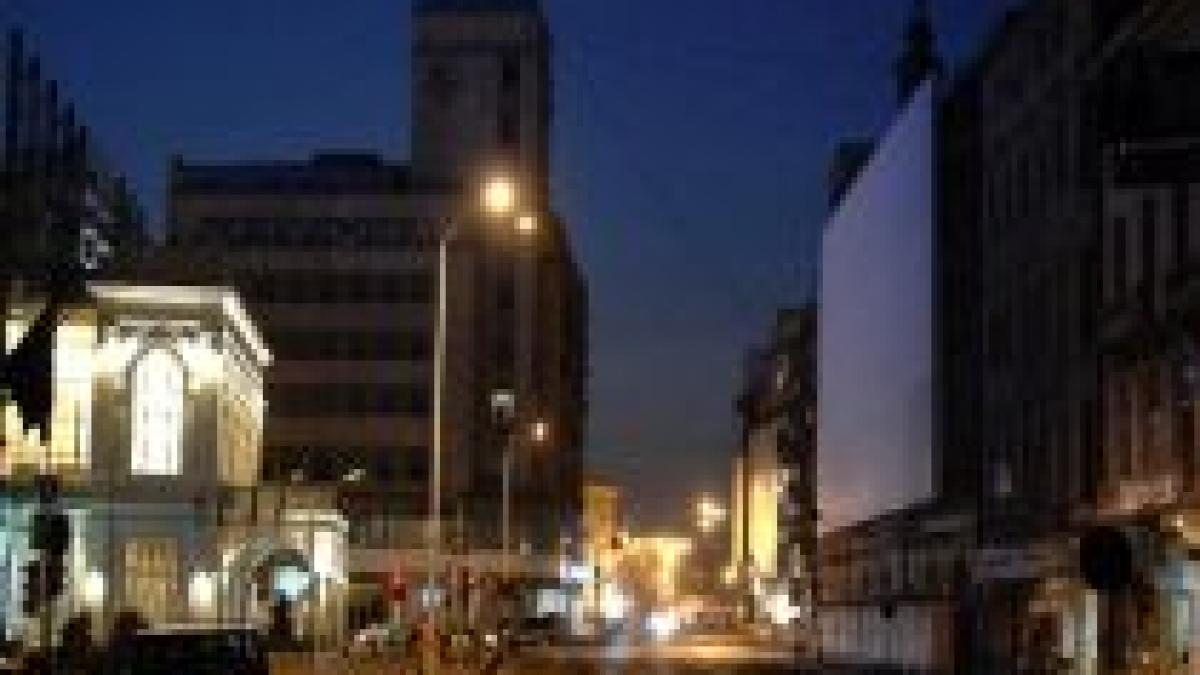 marile magazine de pe calea victoriei capituleaza in fata crizei