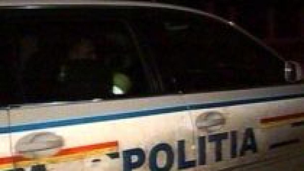 infotrafic un politist din ilfov a intrat cu masina de serviciu intr un autoturism parcat video