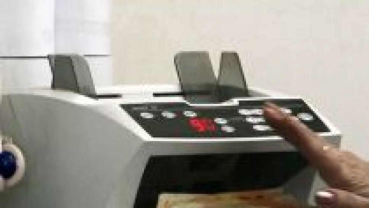 eiu prevede un curs de schimb mediu de 4 54 lei euro in 2009