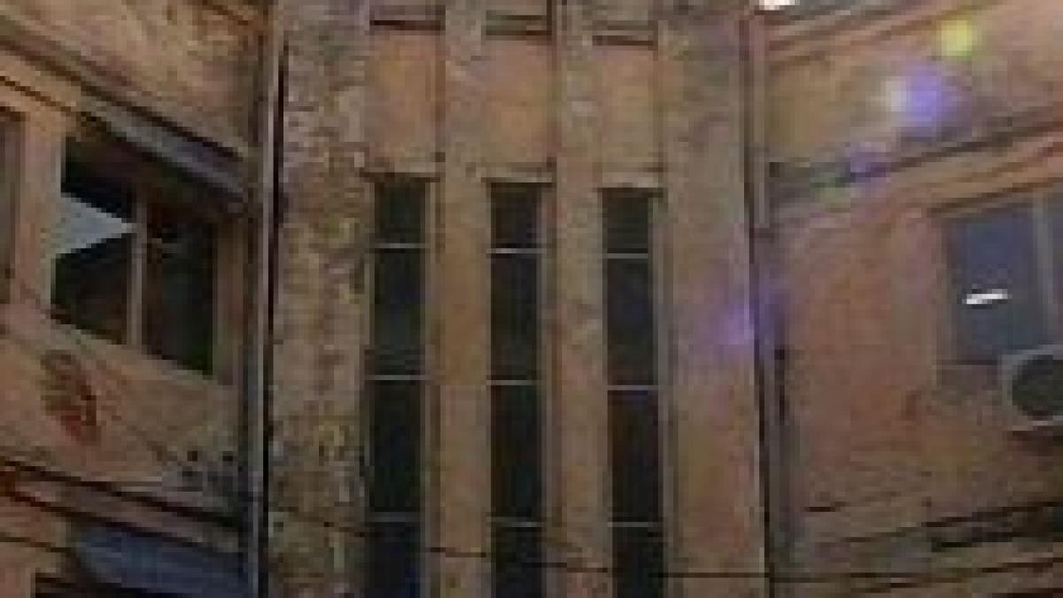 cladirea institutului de medicina legala din craiova la un pas de prabusire