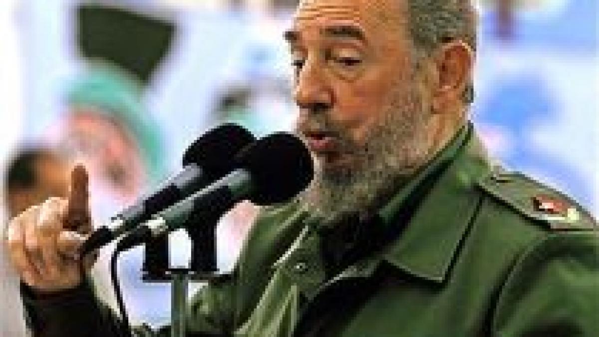 fidel castro s a plimbat pe jos prin havana sustine hugo chavez