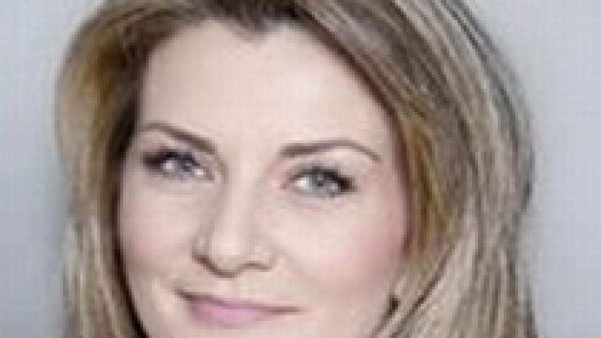 creatoarea de moda irina schrotter candideaza la europarlamentare din partea pd l neamt