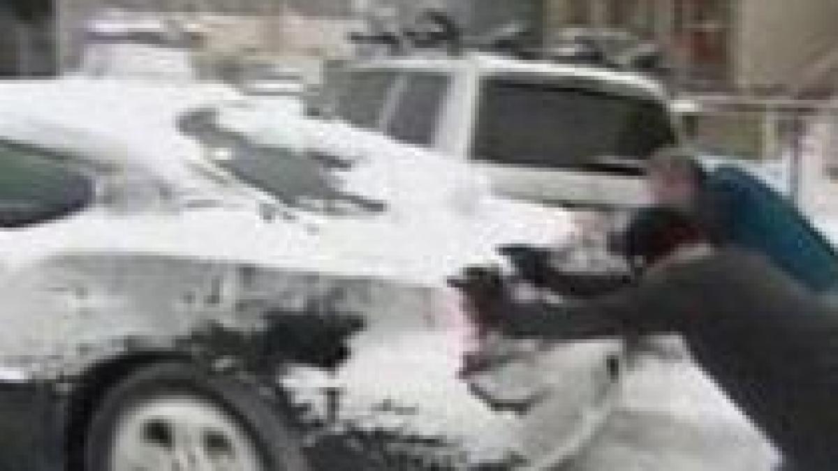 viscolele puternice afecteaza traficul aerian si rutier din sua