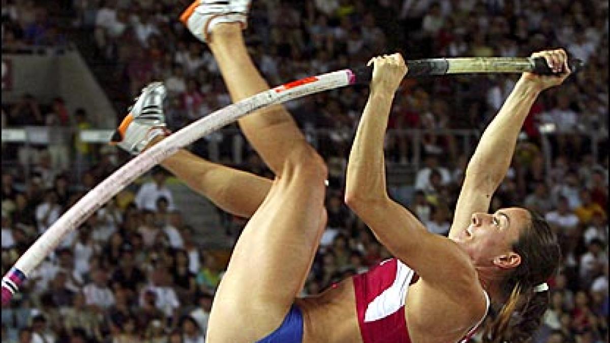 yelena isinbayeva se retrage dupa campionatul mondial din 2013