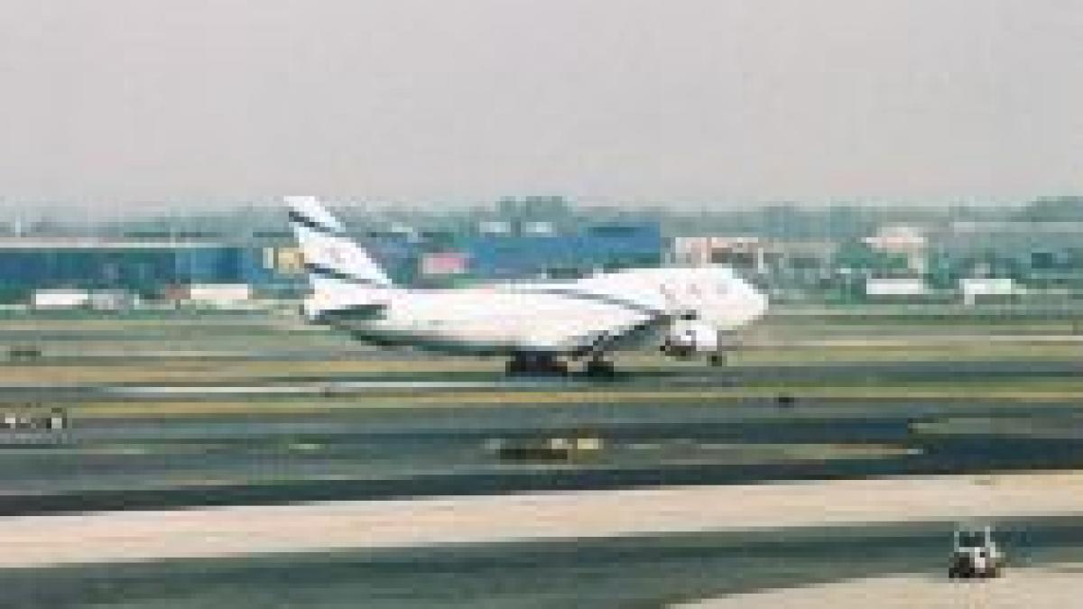 cursa aeriana pe ruta israel romania amanata din cauza unei fisuri