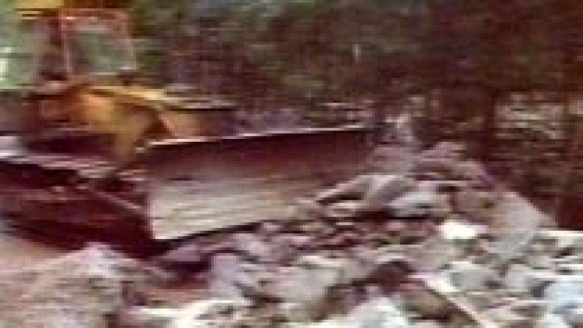 drum blocat in judetul mehedinti din cauza unei alunecari de teren