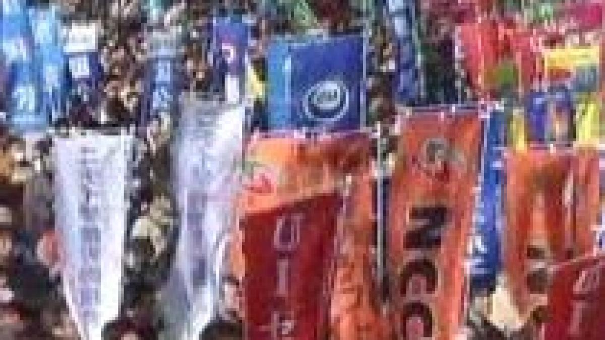 proteste ample la tokio japonezii cer salarii mai mari si locuri de munca sigure