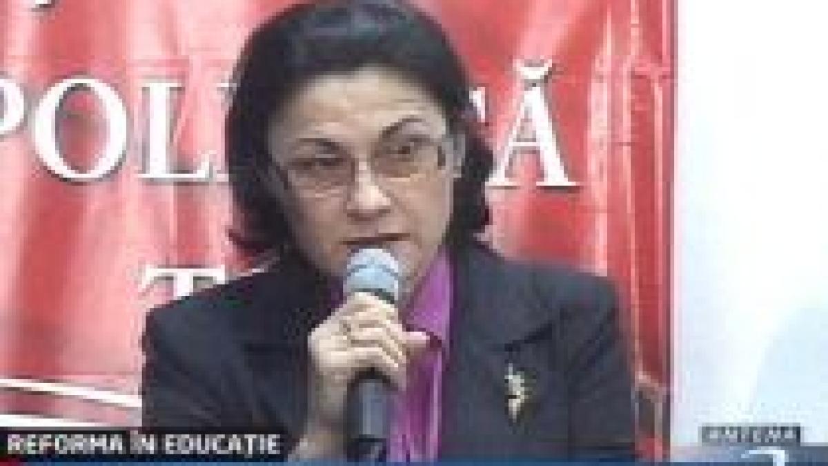 ecaterina andronescu bugetul scolilor sa fie administrat de profesori parinti si autoritatile locale
