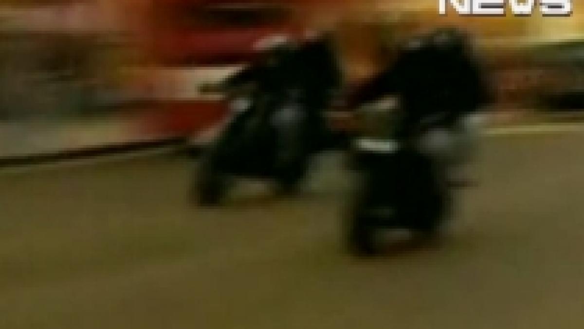 jaf in direct la tv patru hoti au fost filmati dupa ce au incercat sa fure dintr un magazin