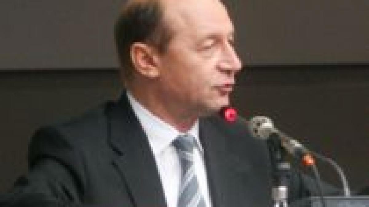 basescu in parlament criza economica este in egala masura un risc dar si o sansa