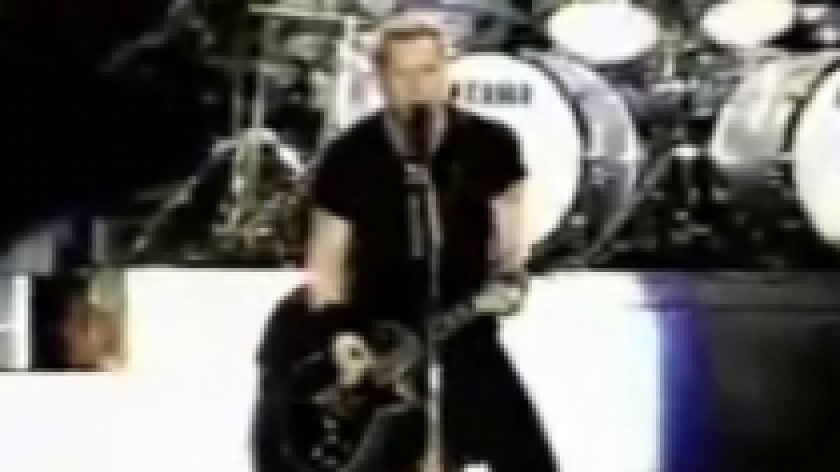 james hetfield solistul trupei metallica spitalizat din cauza unei toxiinfectii alimentare