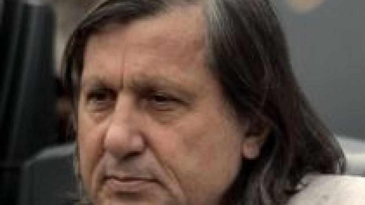 spre deosebire de romania franta il va decora pe ilie nastase cu legiunea de onoare