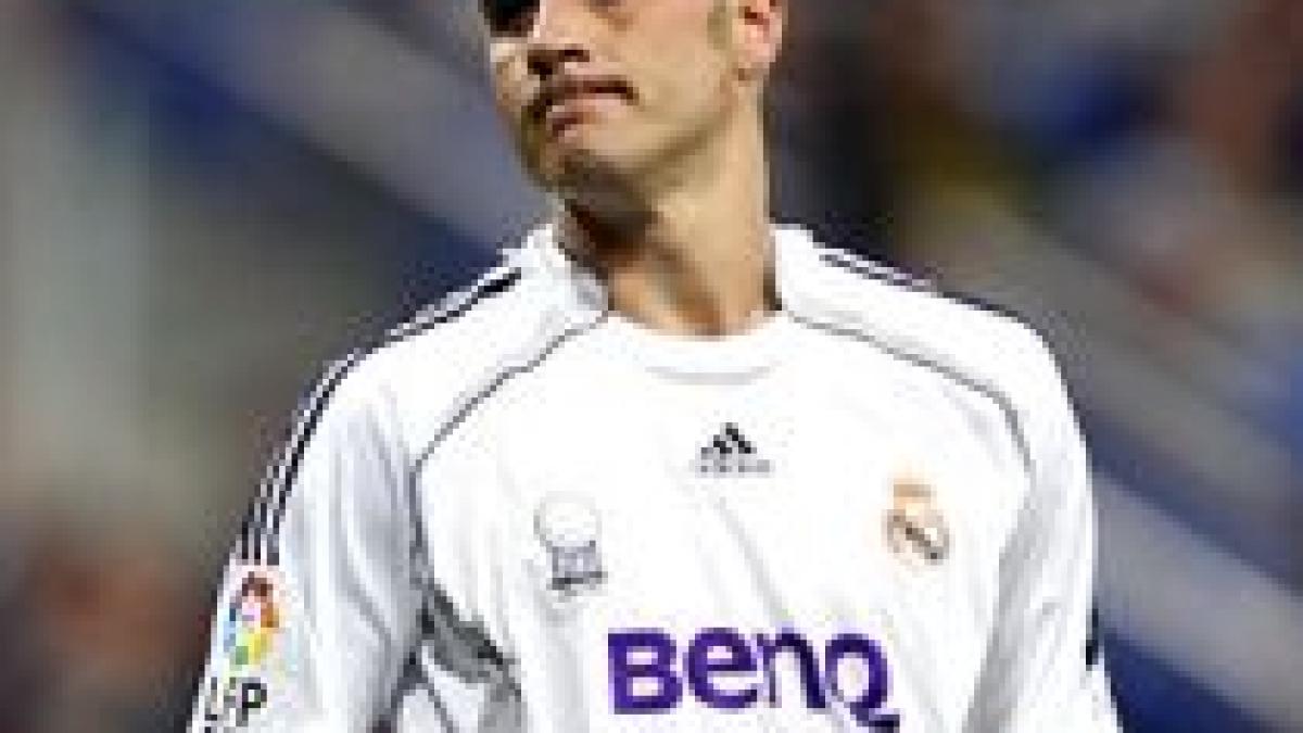 umiliti pe teren si pe tabela de liverpool madrilenii dau vina pe arbitraj